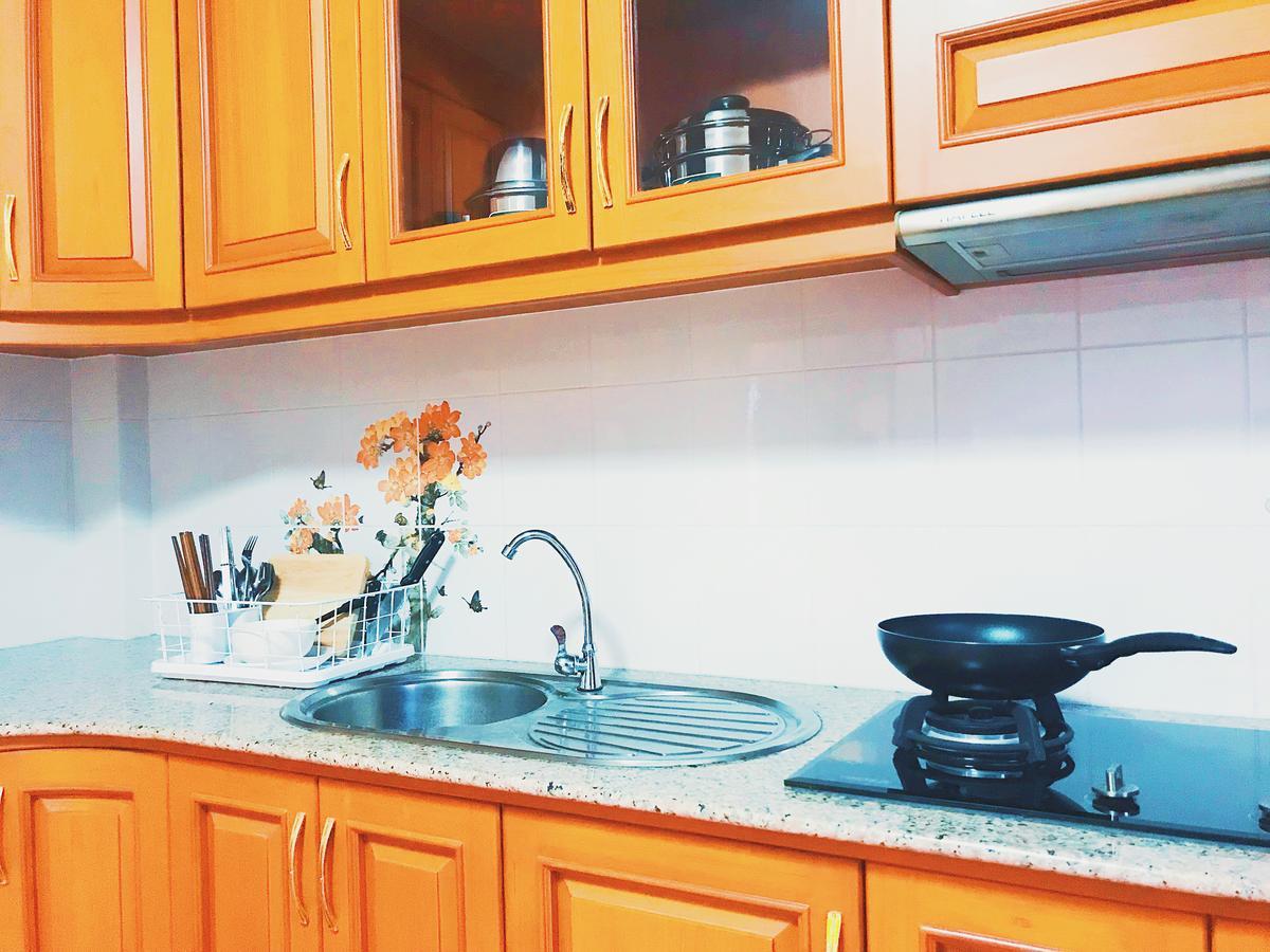 Marin House Pattaya Apartment Bagian luar foto