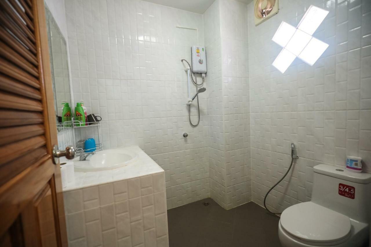 Marin House Pattaya Apartment Bagian luar foto